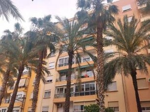 Piso de tres habitaciones séptima planta, Marxalenes, València