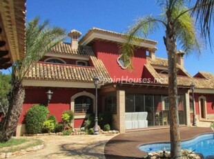 Villa en venta en Campoamor, Orihuela