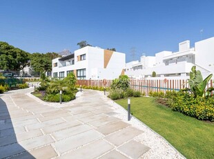 Villa en venta en La Dama de Noche-La Alzambra, Marbella