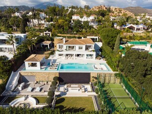 Villa en venta en Nueva Andalucía, Marbella