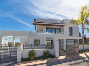 Villa independiente en venta en Mijas