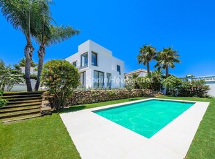 Villa independiente en venta en Nueva Andalucía, Marbella