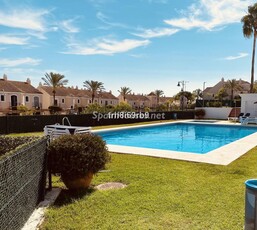 Villa pareada en venta en Paraiso-Borronal, Estepona