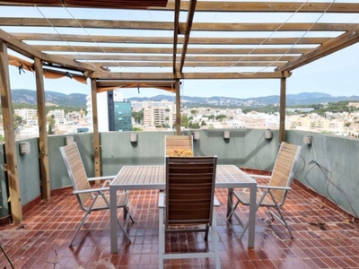 Alquiler Piso Palma de Mallorca. Piso de cuatro habitaciones Novena planta con terraza