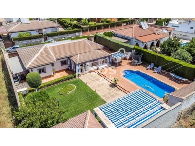 Chalet en venta en Sanlúcar la Mayor en Sanlúcar la Mayor por 280.000 €