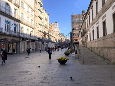 Alquiler de piso en Areal – Zona Centro de 3 habitaciones con calefacción y ascensor