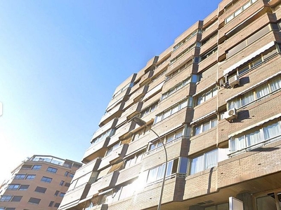 Alquiler de piso en Centro - Alicante de 4 habitaciones con garaje y muebles