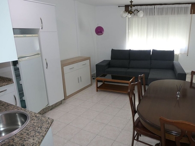 Alquiler de piso en Residencia - Abella de 2 habitaciones con muebles y balcón