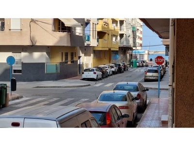 APARTAMENTO DE UN DORMITORIO A 200 METROL DE LA PLAYA - ZONA TORREVIEJA -