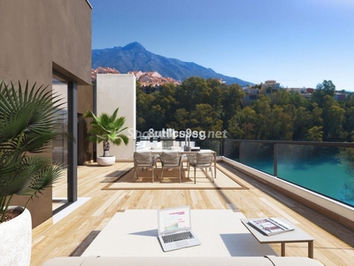 Apartamento en venta en Nueva Andalucía, Marbella