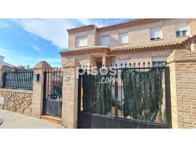 Casa adosada en venta en Calle de Azorín