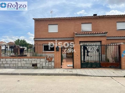 Casa adosada en venta en Novés