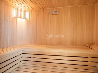 Casa con 6 habitaciones con ascensor, parking, piscina, aire acondicionado y jardín en Estepona