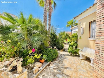 CASA CON HERMOSO JARDÍN