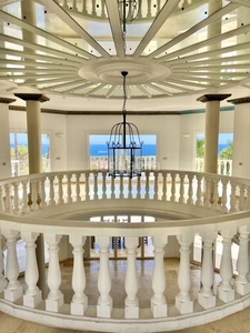 Casa espectacular villa en la milla de oro: 7 dormitorios - 7 baños - parcela 2179 m2- construidos 1050 m2- piscina y bar - en Marbella
