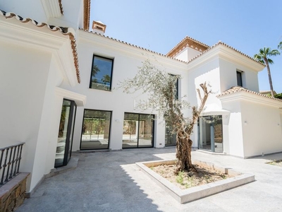 Casa impresionante villa con la arquitectura clásica andaluza, en venta, en Sierra Blanca, en Marbella