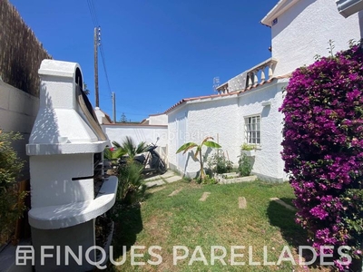 Casa preciosa casa en la tranquila zona de rocamar junto a sitges muy cercana a la playa. en Sant Pere de Ribes