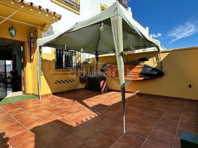 Chalet casa adosada con espacios exteriores en San Pedro de Alcántara Pueblo Marbella