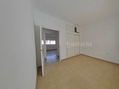 Piso en venta en centro - trinidad, 4 dormitorios. en Málaga