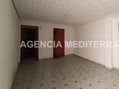 Piso en venta , sin ascensor, a subasta en Centro Bétera