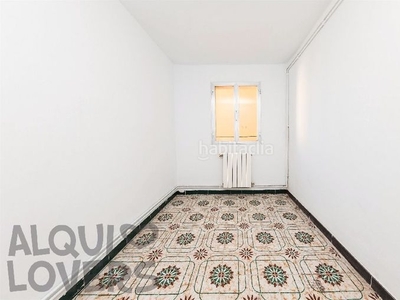 Piso ocupado en venta c/ simancas en Artigues Badalona