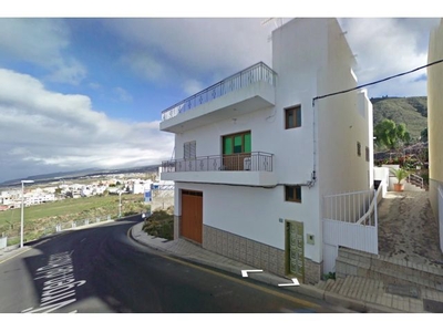 Venta de casa de 260 m2 en Tejina de Isora 3 hab, 1 baño, precio de oportunidad.