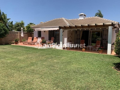 Villa en venta en Sitio de Calahonda, Mijas