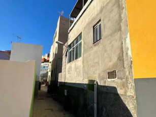 Casa adosada en venta en Calle Atarjea Tahodio, 7 en Salamanca-Uruguay-Las Mimosas por 69,000 €
