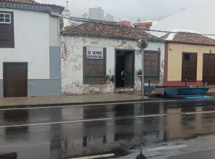 Casa en venta en Avenida 25 de Abril en Icod de Los Vinos por 75,000 €