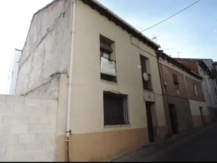 Chalet en venta en Calle de Diego Velázquez, 9 en Cuéllar por 39,500 €