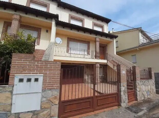 Piso en venta en Calle de la Colmena, 88, cerca de Calle del Canto de la Virgen en Sotillo de La Adrada por 151,000 €