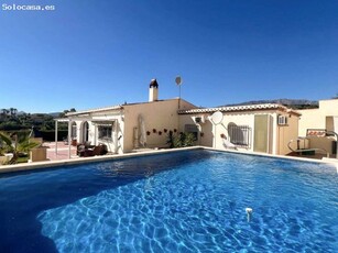 Preciosa casa de campo con piscina en venta en Motril