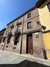 Varias superficies 2 habitaciones de 110 m² en León (24003)