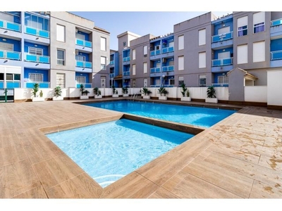 Apartamento de 3 dormitorios con piscina residencial cerrado