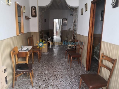 Casa antigua para reformar cerca de todos los servicios de Pego.