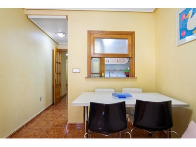 En exclusiva un precioso apartamento situado en la zona de La Mata, a solo 100 metros de la playa y