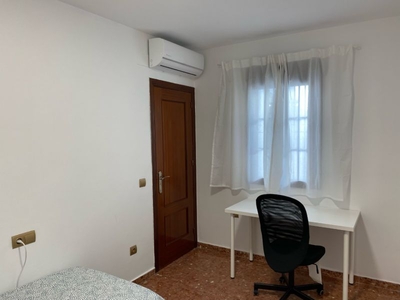 Habitaciones en C/ Doctor Asuero, Huelva Capital por 270€ al mes