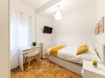 Habitaciones en C/ SAN FILIBERTO, Madrid Capital por 400€ al mes