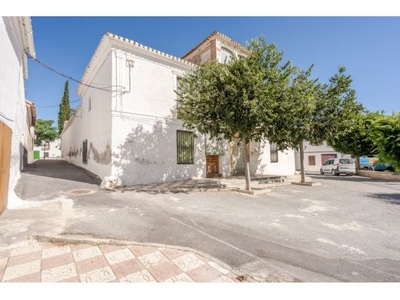 Venta casa en Ácula frente a Iglesia del pueblo.