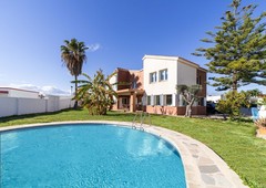 Venta de casa con piscina y terraza en Vinaròs