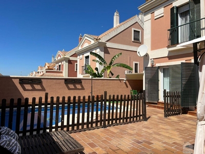 Venta de casa con piscina y terraza en Montequinto (Dos Hermanas), Montequinto OLIVAR DE QUINTOS