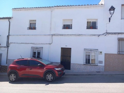 Venta Casa adosada en Baena Martos. Buen estado 140 m²