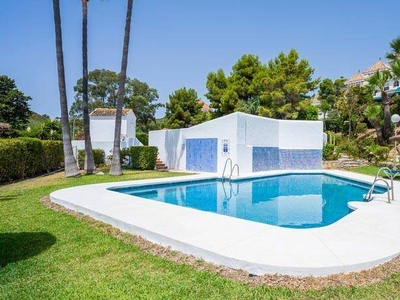 Venta Chalet en Urbanización Jardines del Golf Manilva. Con terraza 246 m²