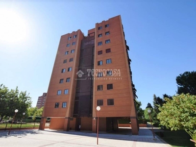 Venta Piso Fuenlabrada. Piso de tres habitaciones Plaza de aparcamiento calefacción individual