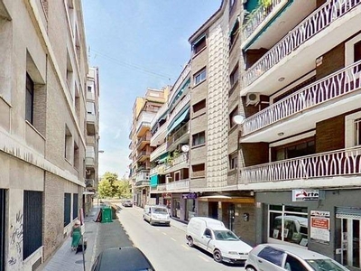 Venta Piso Granada. Piso de cuatro habitaciones Primera planta con terraza
