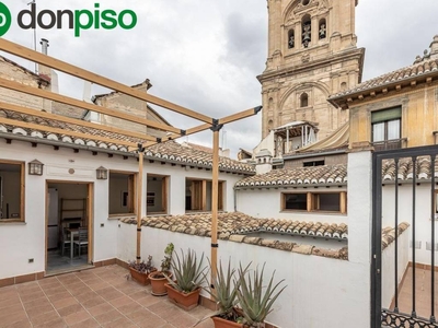 Venta Piso Granada. Piso de dos habitaciones en colegio catalino. Tercera planta con terraza