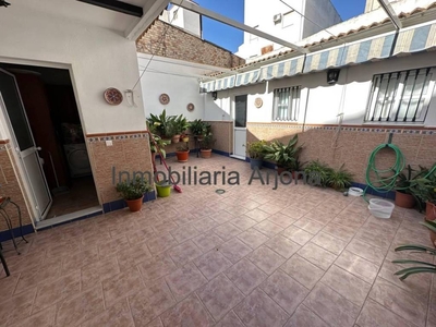 Venta Piso Lucena. Piso de tres habitaciones en Calle Catalina Marin. Buen estado con terraza