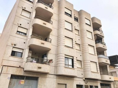 Venta Piso Miramar. Piso de tres habitaciones Cuarta planta con balcón