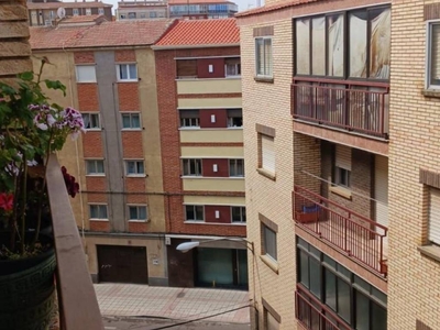Venta Piso Salamanca. A reformar cuarta planta con balcón calefacción central