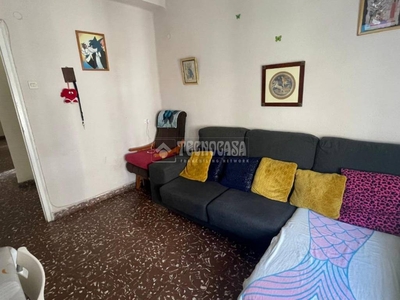 Venta Piso València. Piso de tres habitaciones Quinta planta con balcón